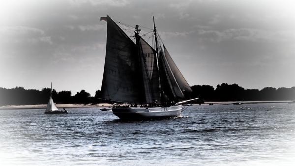 Zweimaster auf der Elbe