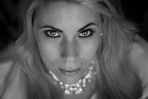 dark eyes