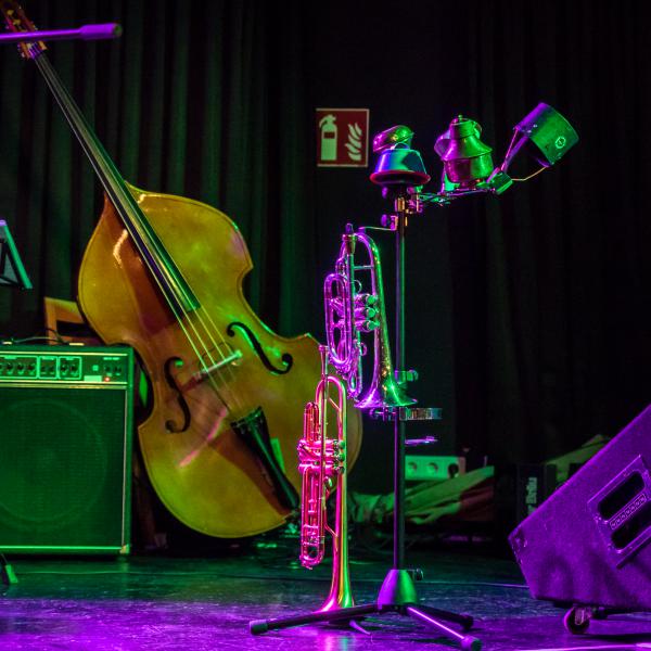 jazzig bunt