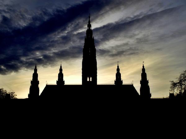Rathaus im Gegenlicht 2