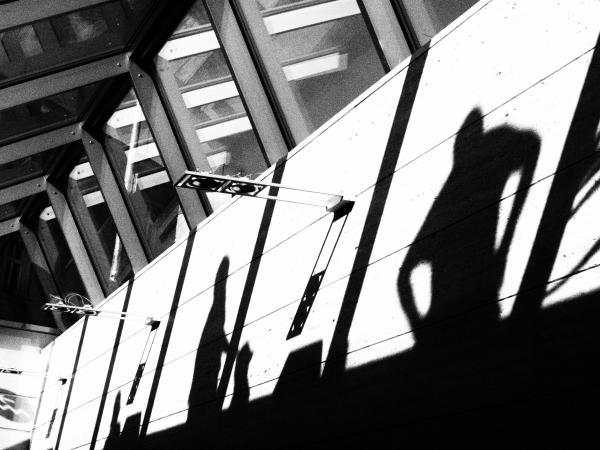 Schattenwürfe  (Fensterbild 8)