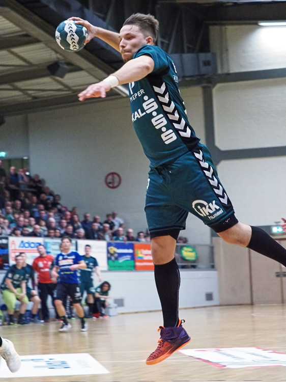 1081422331_Handball_Serie-4(14).thumb.jpg.c66c7a2c19475c221c26c5bfa9b0156e.jpg