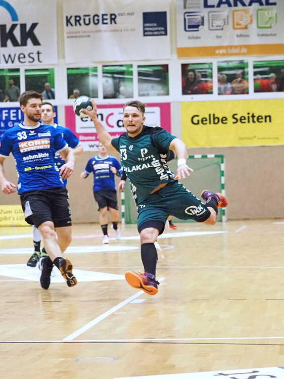 1545137904_Handball_Serie-3(2).thumb.jpg.63931fb329986fb639759188e27bbf16.jpg