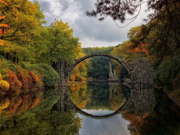 Rakotzbrücke im Herbst