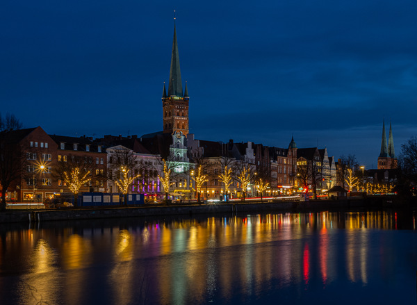 Weihnachtliche blaue Stunde