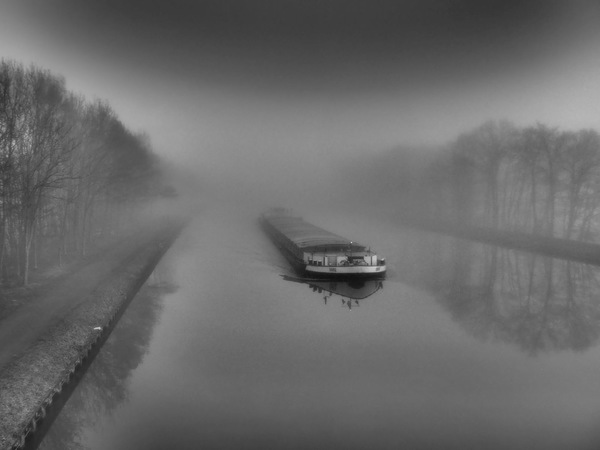 aus dem Nebel.JPG