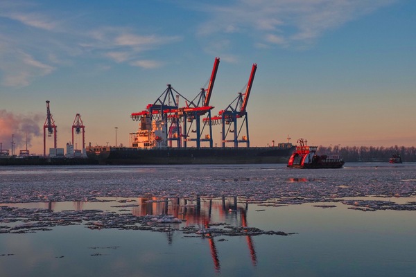 12-Containerhafen gegenüber dem Museumshafen HH