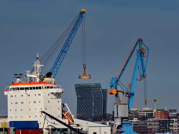 Sicht vom Nordufer - Schuppen 52