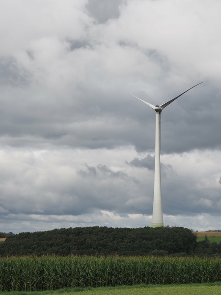 Windrad in Luxemburg.JPG