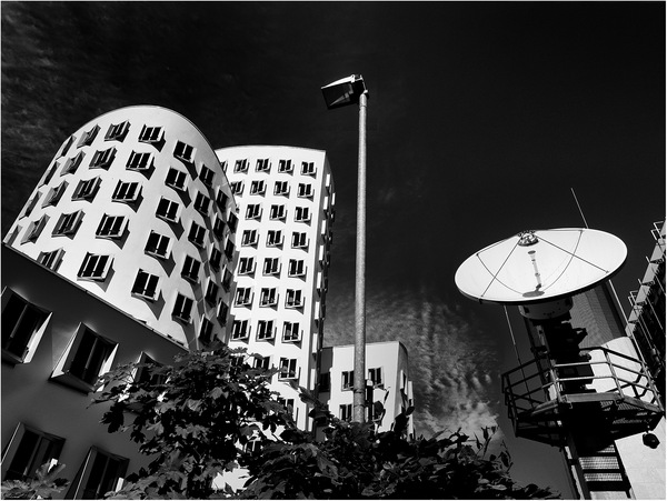 Düsseldorf_WD Rundfunk und Gehrybauten_.jpg