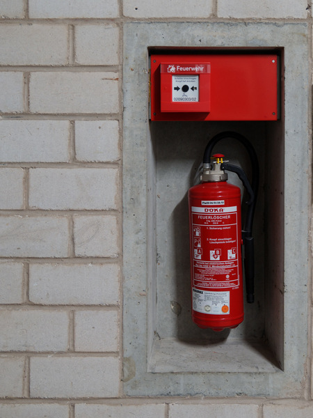 WT-05 - Stumme Helfer in Rot