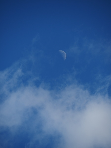 WT09: Wolkenmond