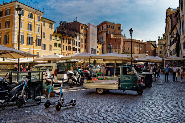 Piazza Farnese