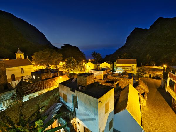 Blaue Stunde Cha de Igreja.jpg