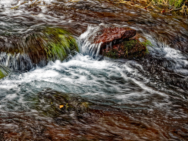 Farben im Bach 6