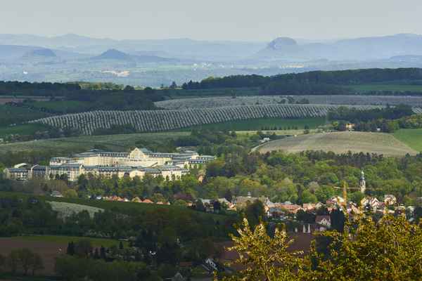 Blick Klinik Kreischa und Sächsische Schweiz.jpg