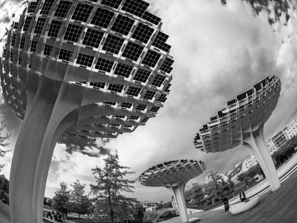 Solartechnik in Buda im Park auf einer Parkgarage