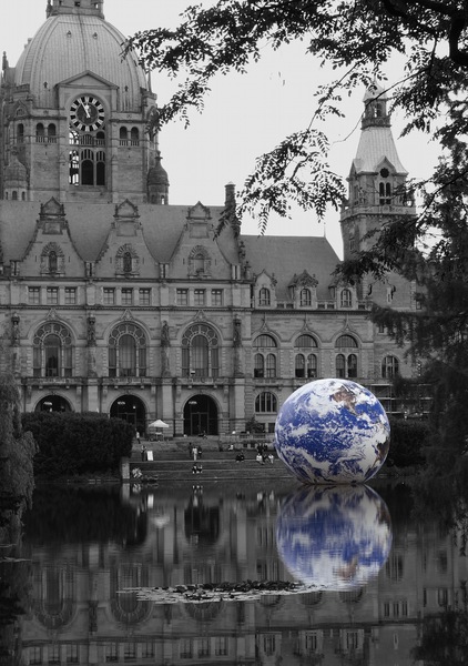 WT 22/23: Spiegelungen der Floating Earth ...