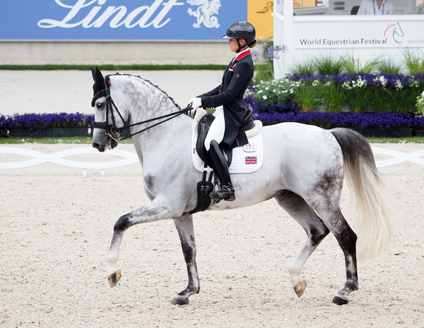 Charlotte Fry (GB) auf Especial