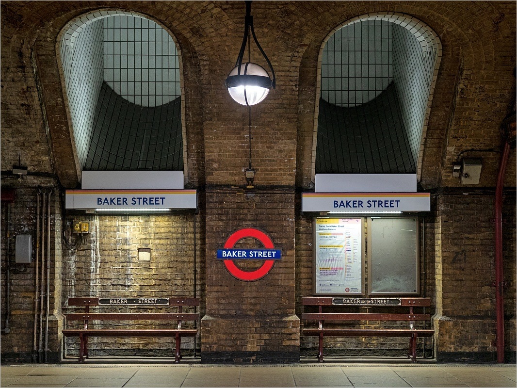 London Underground BAKER STREET London Underground BAKER STREET