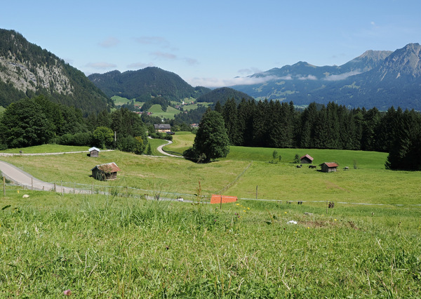 Sanfte Hügel - Steile Wände