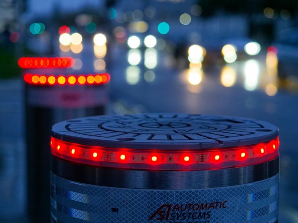 Rot ist die Farbe der Nacht vor der BMW-Welt