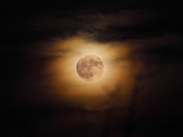 Erdbeermond