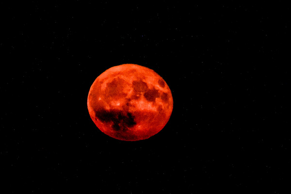 Erdbeermond