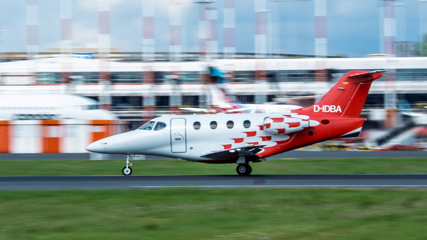 Beech 390 Premier IA.JPG