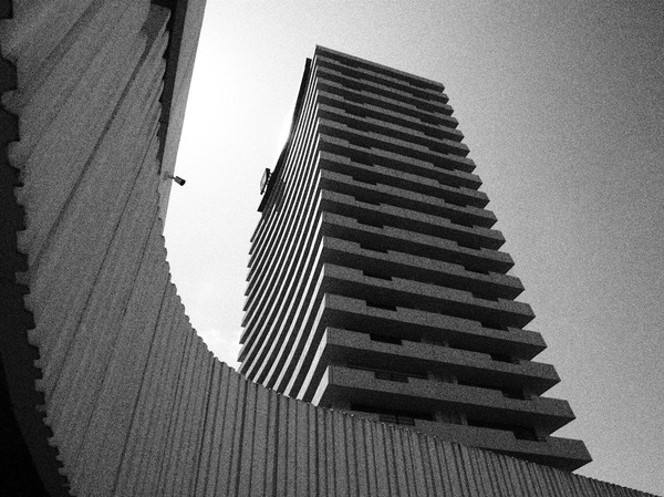 Hochhaus monochrom