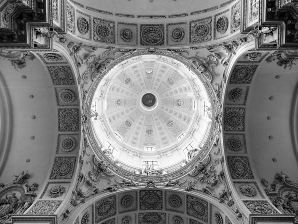 Theatinerkirche sw.jpg