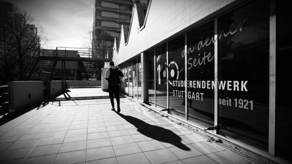 Zwölf uhr mittags ...