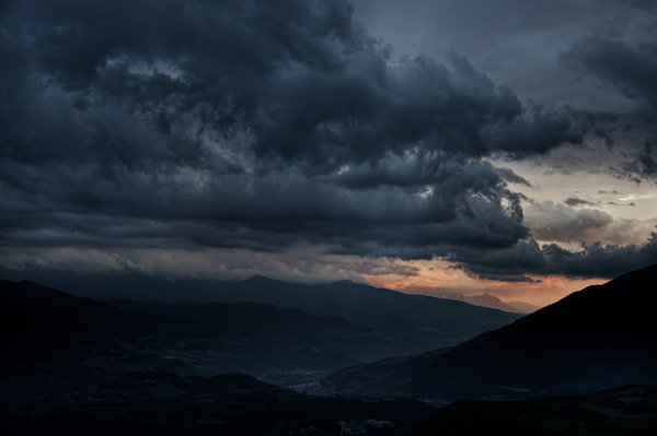 Ein Gewitter türmt sich auf....