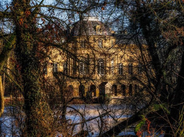 Verborgenes Seeschloss Monrepos